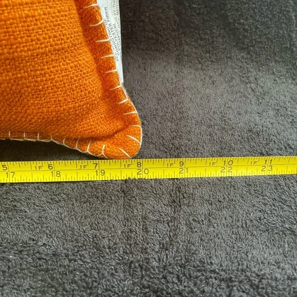 NWT Set of 2 Hobby Lobby Orange and White Accent Pillows - Picture 4 of 7
